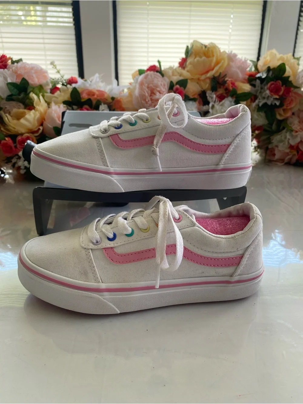 Vans Ward Low White Pink Rainbow Eyelets Canvas Skate Sneakers Girls Size 3